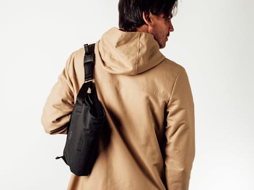 on model image of Bellroy x Carryology Sling