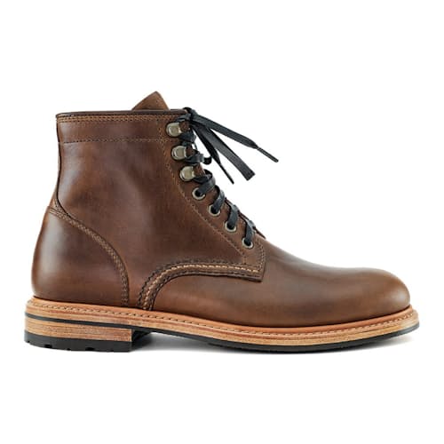 laydown image of Edmund Plain Toe Boot