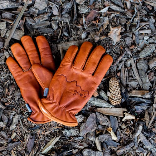 lifestyle image of Classic Gloves - Exclusive