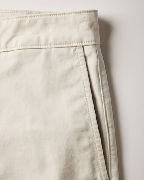 laydown detail image of 365 Chino Short - 9"