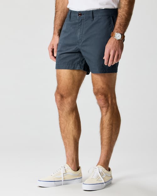 on model image of 365 Chino Short - 5"