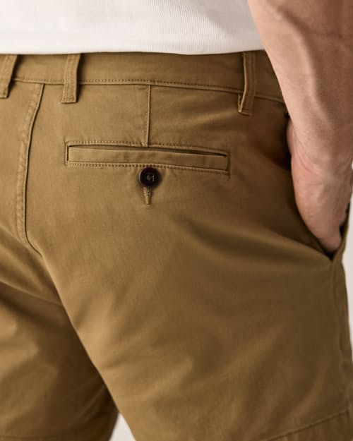 on model image of 365 Chino Short - 5"