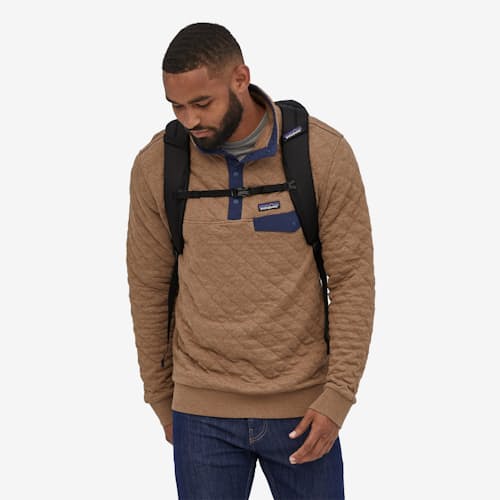laydown image of Black Hole Pack 32L