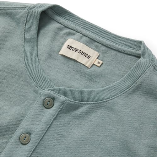 lifestyle image of The Short Sleeve Heavy Bag Henley
