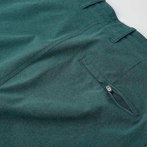 lifestyle image of Hybrid Cruiser Short - 7.5"