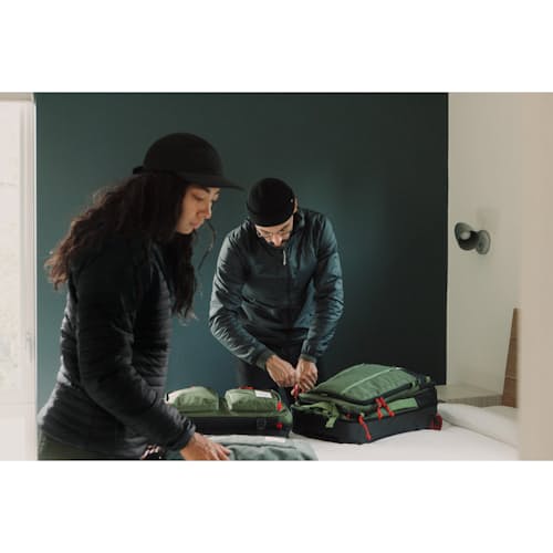 laydown image of Global Travel Bag Rolling Luggage 44L