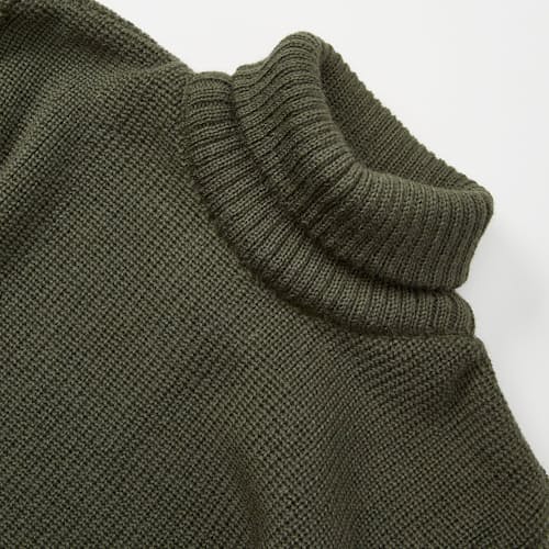 laydown image of Rollkragen Sweater