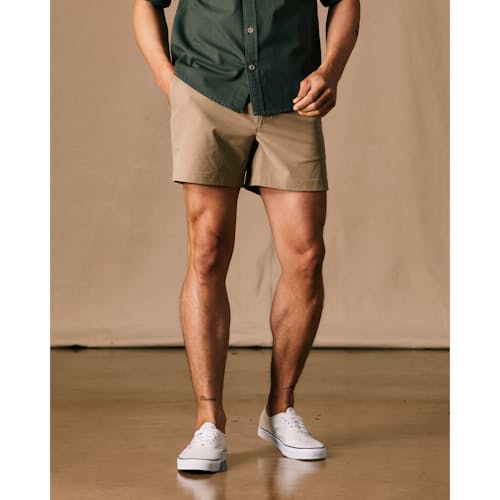 on model image of Equator Hybrid Short - 5"