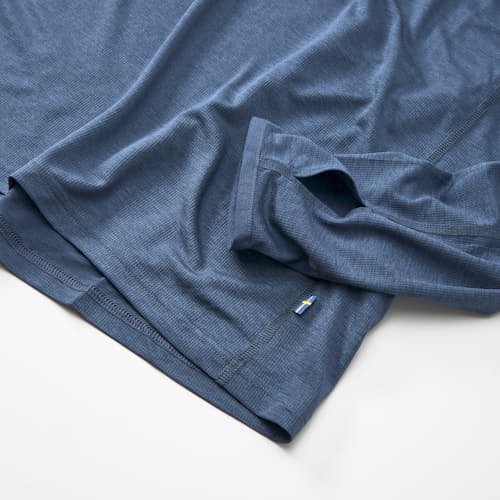 laydown detail image of Abisko Sun Hoodie