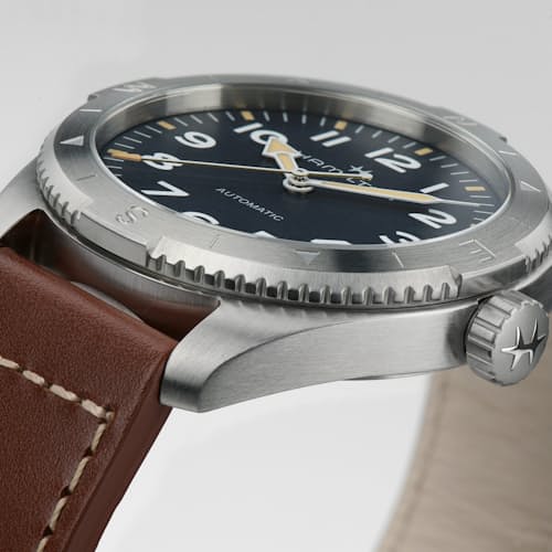lifestyle image of Khaki Field Expedition Auto 41mm Watch