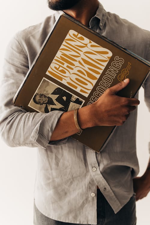 lifestyle image of The Jack Linen Shirt