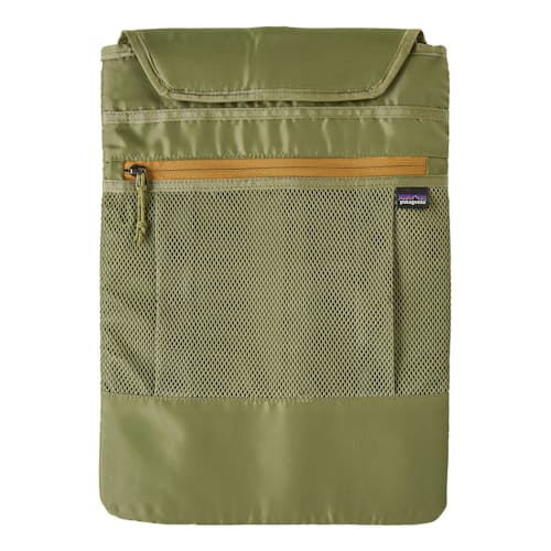 laydown image of Refugio Day Backpack - 26L