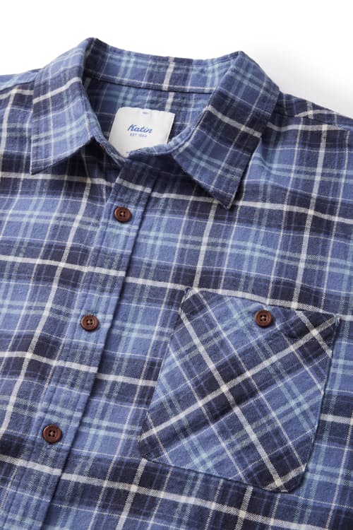 on model image of Derek Midweight Brushed Flannel
