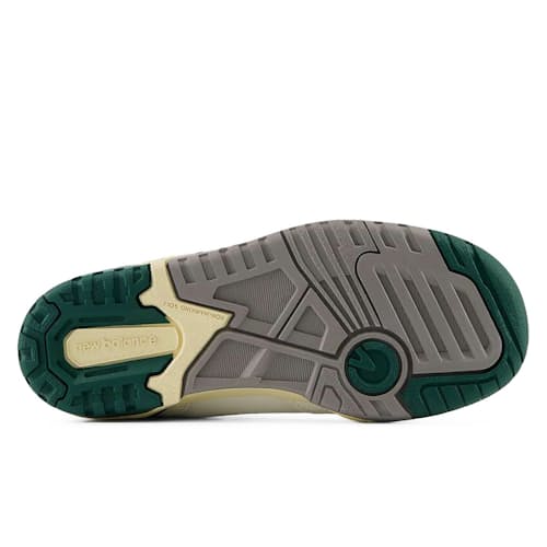 laydown image of 550 Retro Court Sneaker