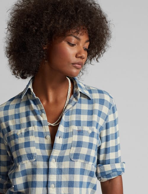 lifestyle image of Women's Plaid Cotton-Linen Shirt