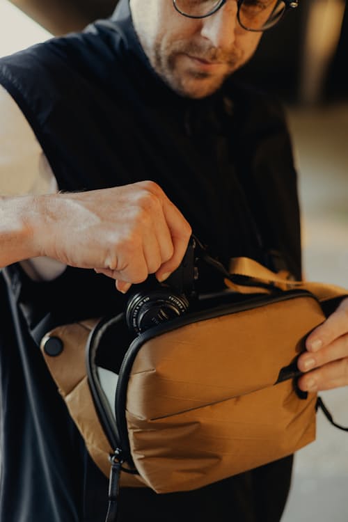 lifestyle image of Everyday Sling - 3L