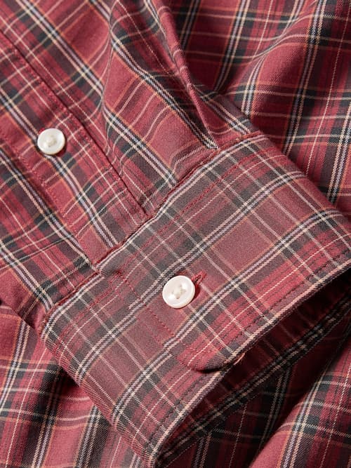 laydown detail image of Movement Shirt