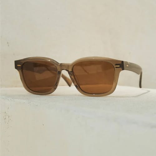 lifestyle image of Carby Polarized Sunglasses
