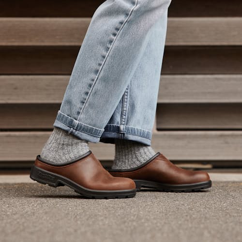 lifestyle image of 2421 Clog