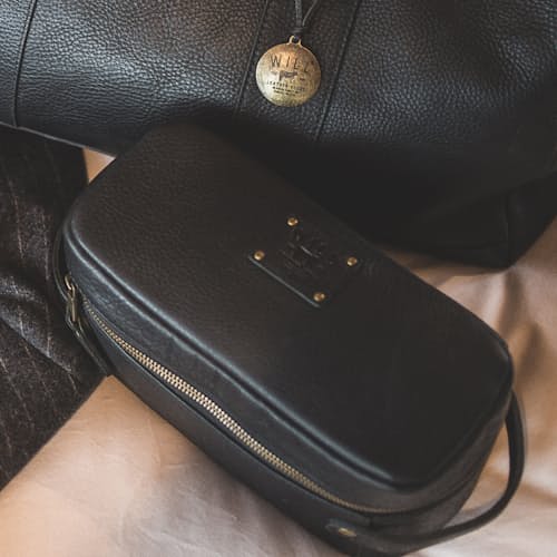 lifestyle image of Desmond Travel Kit