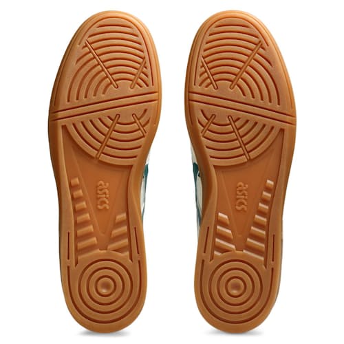 laydown image of Skyhand Og Sneaker