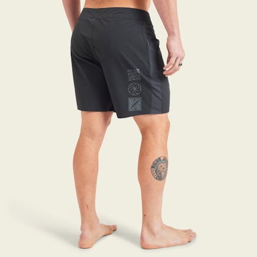 on model image of Del Este Boardshorts - 7"