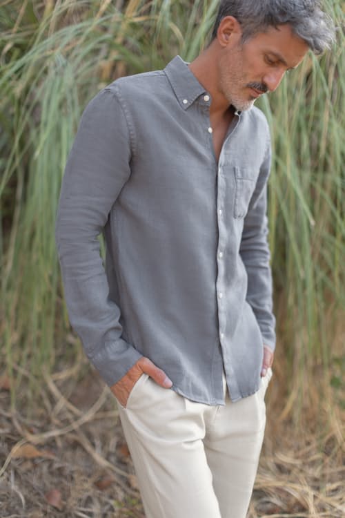 lifestyle image of Playa Linen Shirt