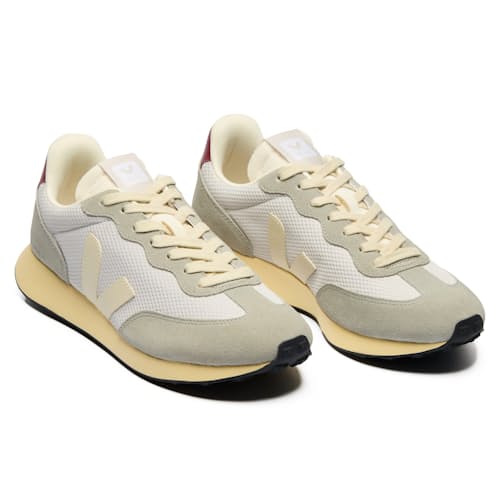 laydown image of Rio Branco II Mesh Sneaker