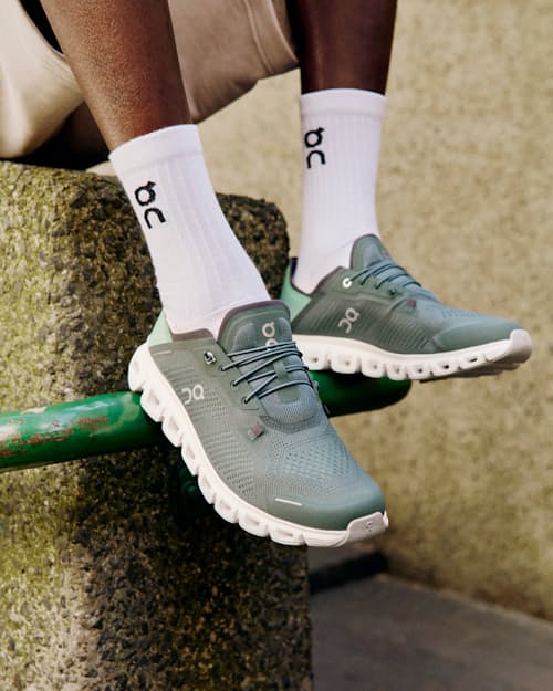 lifestyle image of CLOUD 6