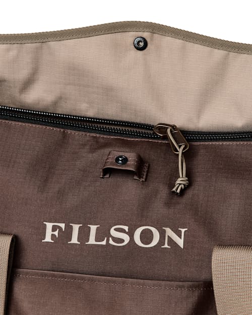 laydown detail image of Scout Tote Bag - 23L