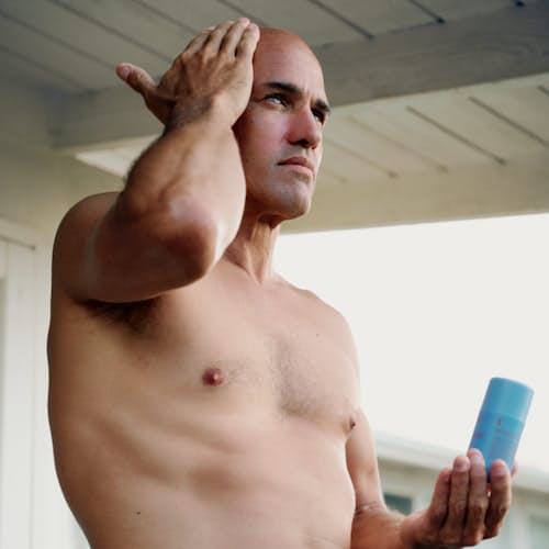 lifestyle image of Deep Dive Moisturizer