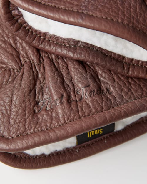 laydown detail image of FnT Sherpa-Lined Winter Glove