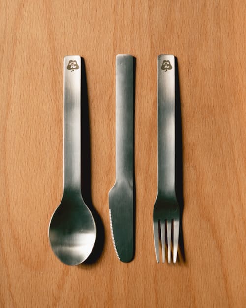 lifestyle image of STEEL CUTELRY II - PICK UP