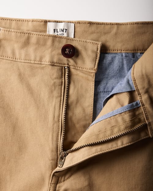 laydown detail image of 365 Chino Short - 7"