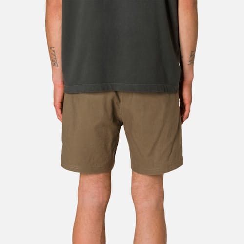 on model image of Isaiah Cotton Linen Local Short - 7"