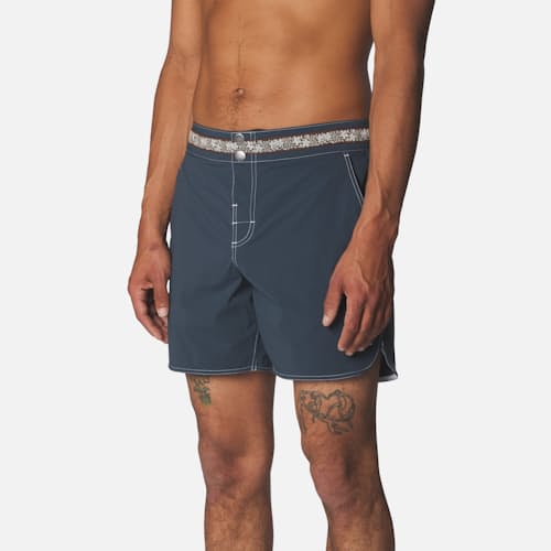 on model image of Snapper Hybrid Trunk