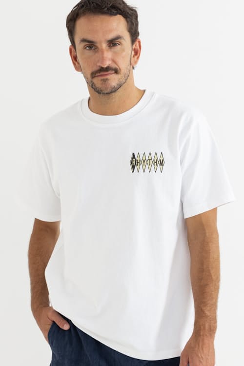 on model image of Coastal Vintage Graphic T-Shirt