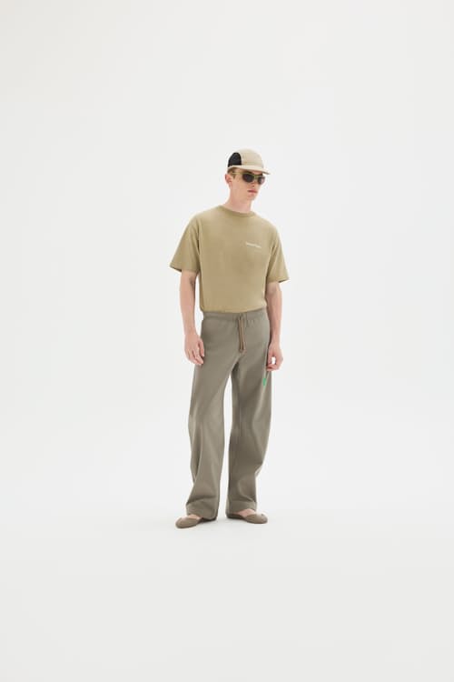 on model image of Performance Panelled Mesh Hat