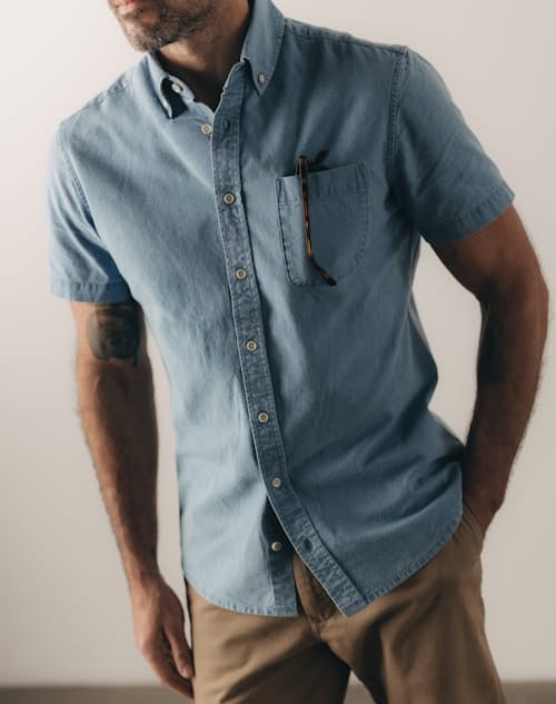 on model image of The Jack Everyday Oxford Short Sleeve Shirt