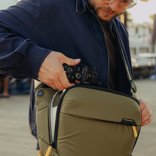 lifestyle image of Everyday Sling - 6L