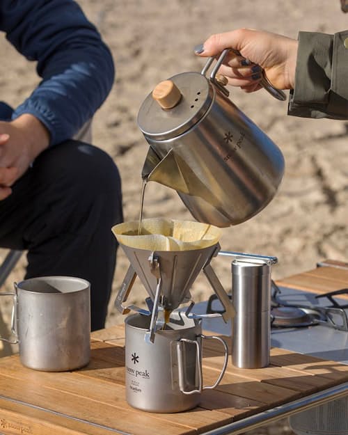 lifestyle image of Collapsable Coffee Dripper
