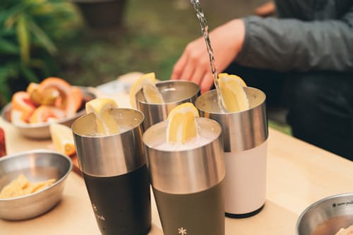 lifestyle image of Shimo Tumbler 470