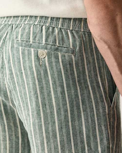 on model image of Canoe Short - 7"