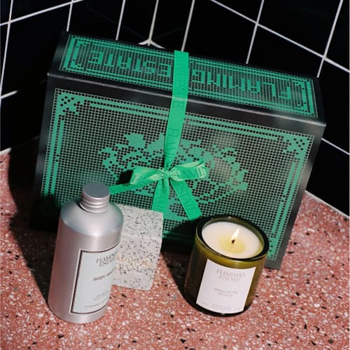 lifestyle image of Douglas Fir & Peppermint Morning Set