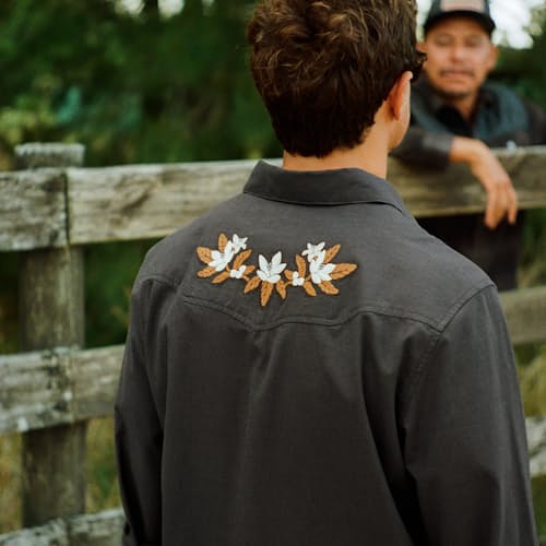 lifestyle image of Crosscut Deluxe Long Sleeve Snapshirt