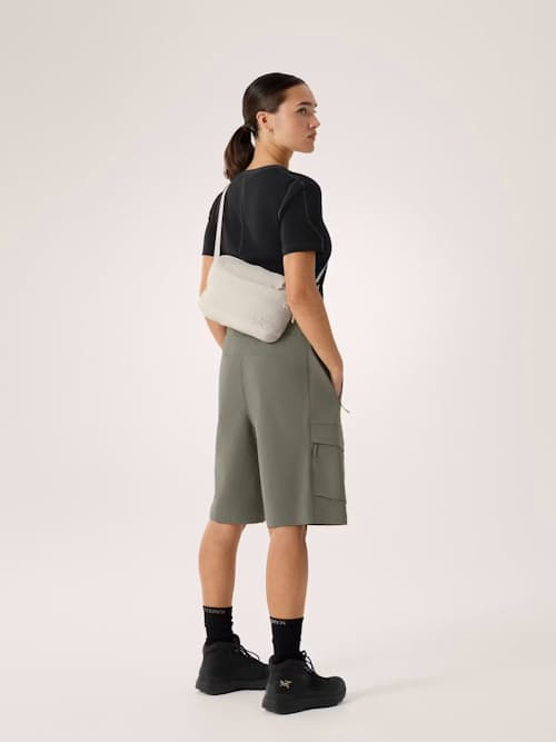 on model image of Heliad Crossbody