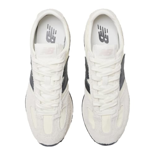 laydown image of 471 Trainer Sneaker