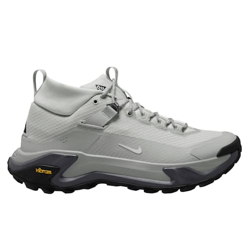 laydown image of ACG Zegama Hike