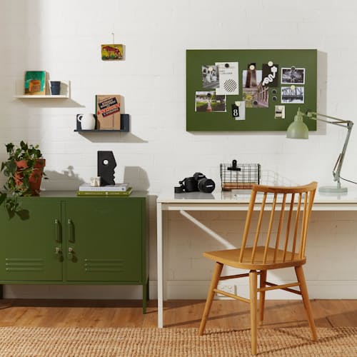 lifestyle image of The Lowdown Locker