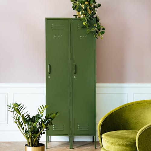 lifestyle image of The Skinny Locker